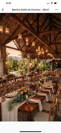 Área de palapa techada para reuniones y convivencia al aire libre